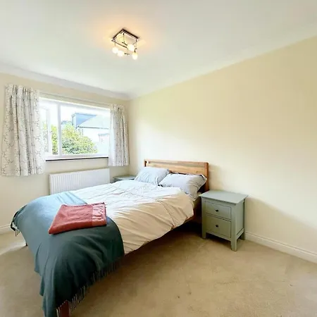 Holiday home 3 Chatsworth Road, Worsley *