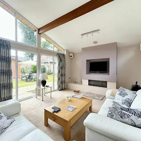 3 Chatsworth Road, Worsley * マンチェスター