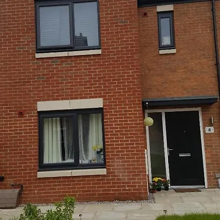 Free Car Park And Walk To Coop, Etihad, Piccadilly, Free Snacks