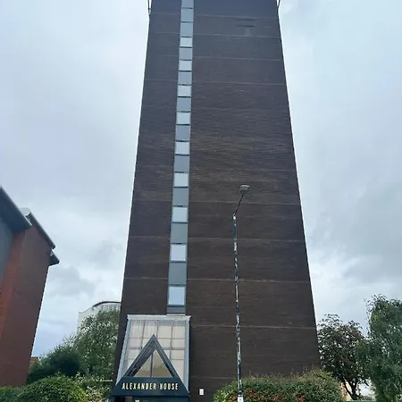 1 Bed Near Old Trafford With Free Car Park