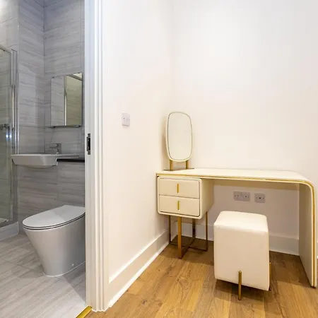 Superb 2bd In China Town *