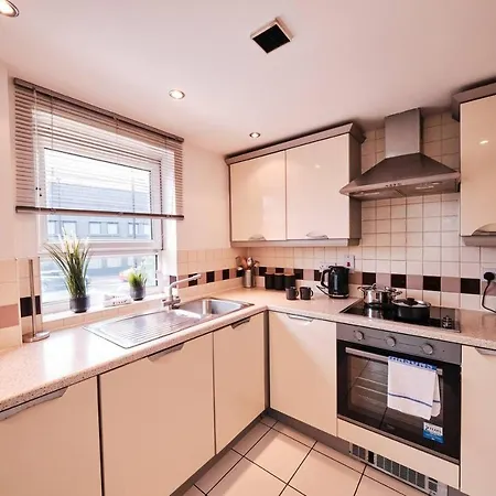 Appartement Pluxa Green Glade - Urban Haven With Parking, Workspace, Wi-fi Manchester