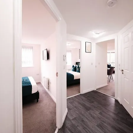 Pluxa Green Glade - Urban Haven With Parking, Workspace, Wi-fi * Manchester