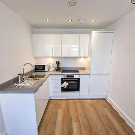 1 Bed Old Trafford Flat Free Parking Apartment