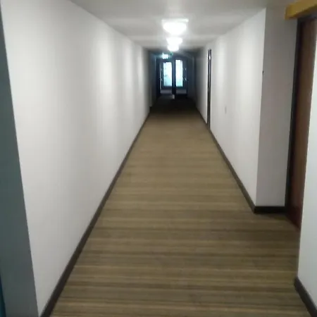 Savoy Court * מנצ'סטר