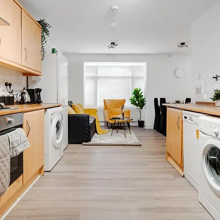 Casa vacanze Chique Abode - Parking - 8mins To City *