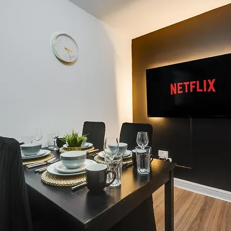 Chique Abode - Parking - 8mins To City Prázdninový dům