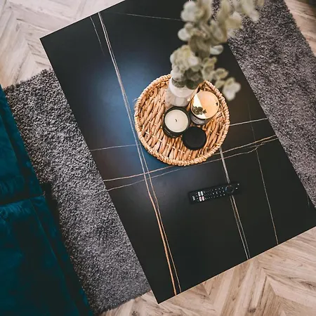 Luxurious 3 Bed Home, Free Parking Nyaraló *