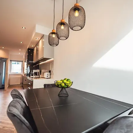 Luxurious 3 Bed Home, Free Parking Manchester