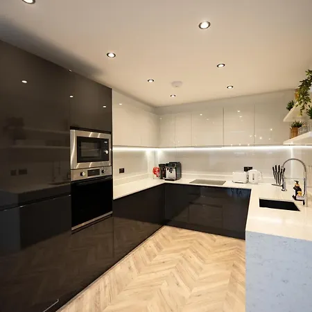 Exquisite 6 Bedroom Luxury Дом отдыха