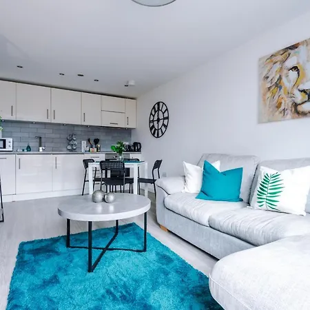 Stylish 2 Bed In *