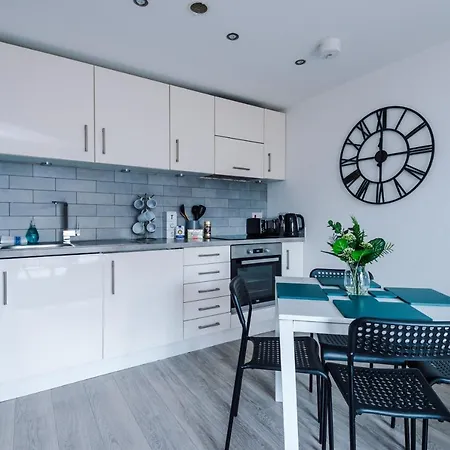 Stylish 2 Bed In Appartement *
