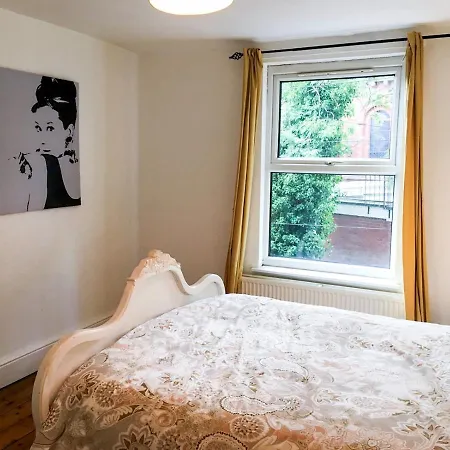Pass The Keys Delightful 2 Bed Apt In Didsbury Sleeps 4 Apartment
