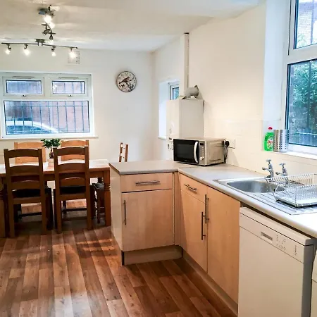 Pass The Keys Delightful 2 Bed Apt In Didsbury Sleeps 4 * Manchester