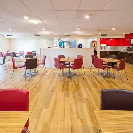 Travelodge Sportcity فندق