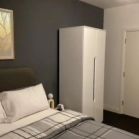 Luxury One-bedroom Spacious Centre *