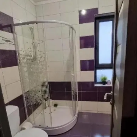 Cozy 3 Bedrooms Booth *