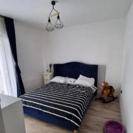 Cozy 3 Bedrooms Booth *
