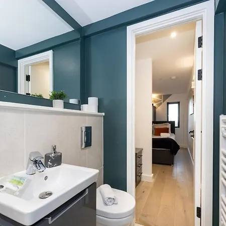 Guestready - Living In Castlefield Manchester