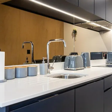 Guestready - Living In Castlefield