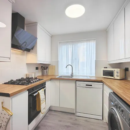 Regent House - With Free Parking - 5 Minutes Drive To Coop Live Arena, Etihad Stadium & Centre