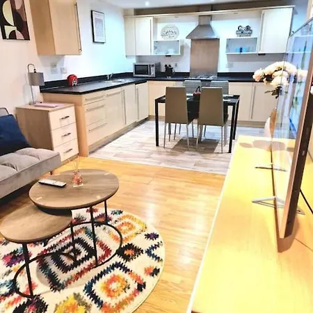 Salford Quays Apartment, Perfect Location Апартаменты Манчестер