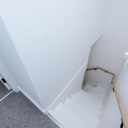 Guest Homes - Spinners Way Apartmán
