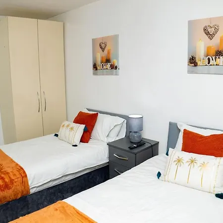 Dynasty - Alison Kelly Close Manchester