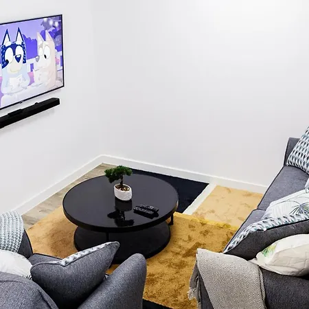 Semesterbostad Beautifully Fab 3 Bedroom 4 Beds New 8 Guests Stretford Trafford *