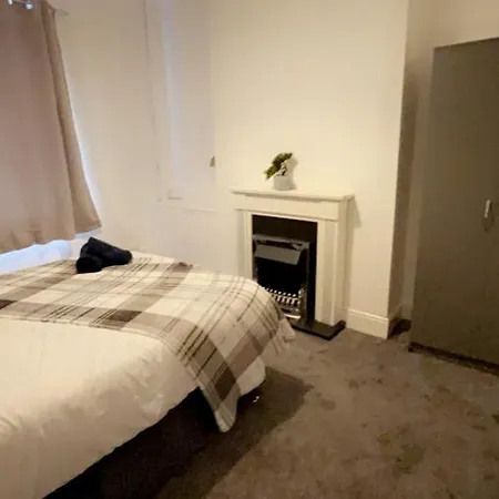 Elegant Ellesmere, Comfortable, Budget, Friendly