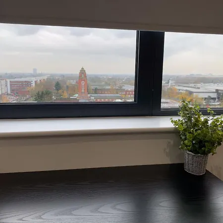 Stylish Overlooking Old Trafford Manchester