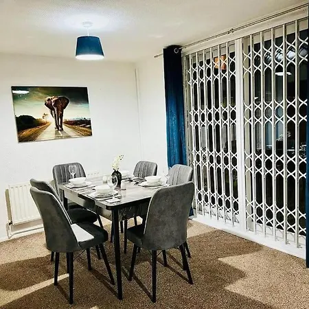 Beautiful House Sleeps 6 - * Manchester