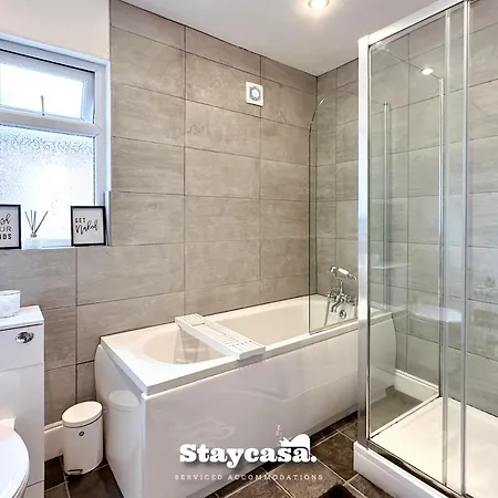 Homely 4-bedroom House Hotel