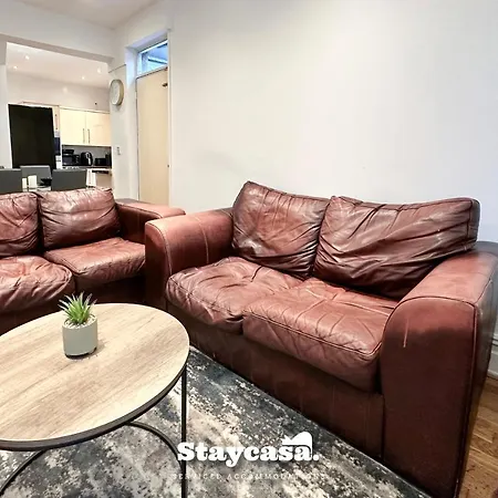 Homely 4-bedroom House Hotel Manchester