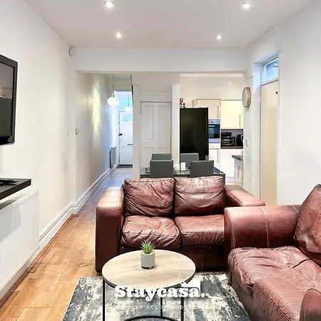 Homely 4-bedroom House Hotel