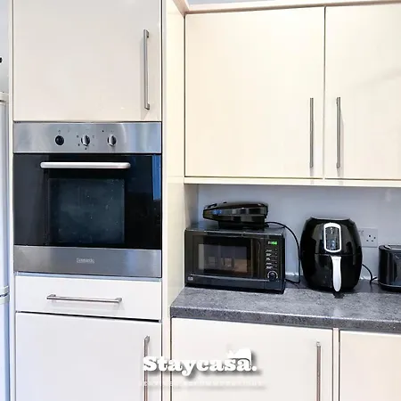 Homely 4-bedroom House 3*