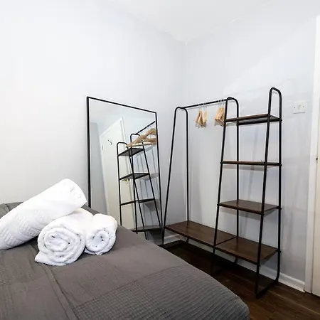 Lejlighed Modern 2 Bedroom With Free Parking *