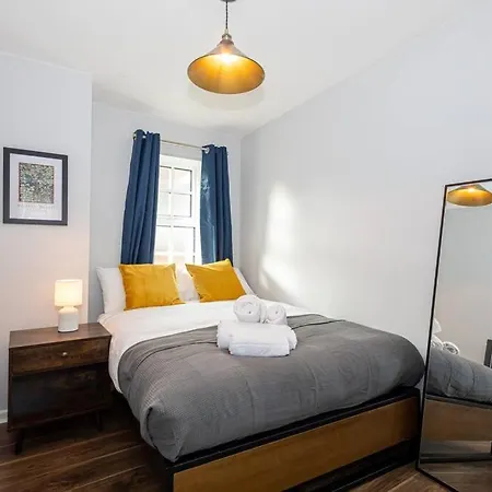 Modern 2 Bedroom With Free Parking
