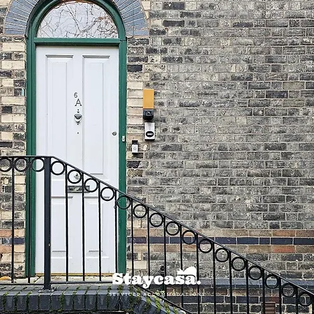 Nyaraló Carlton Co-living - Private Self-cater Manchester