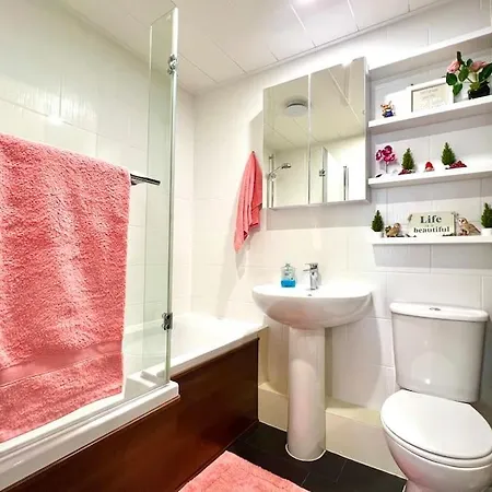 Flat In Manchester, Ardwick *