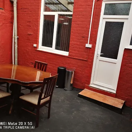 Holiday home Cheadle House Holidays *