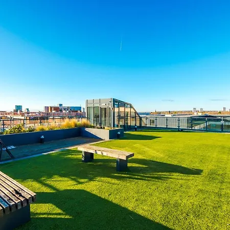 Appartement Spacious 3-bedroom In With Private Rooftop Terrace & Stunning Views *