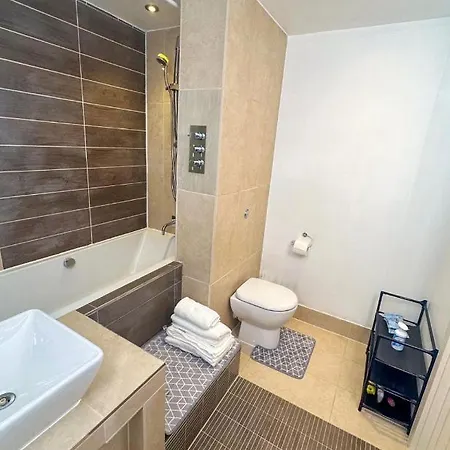 In A Flat בית אירוח *