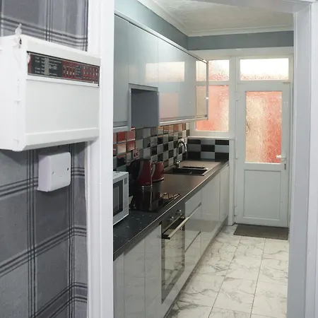 Cheadle House Holidays Holiday home *