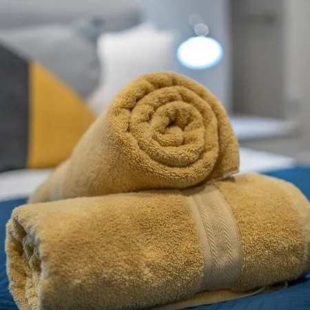 2 Double Beds - 2 Single Beds דירה *