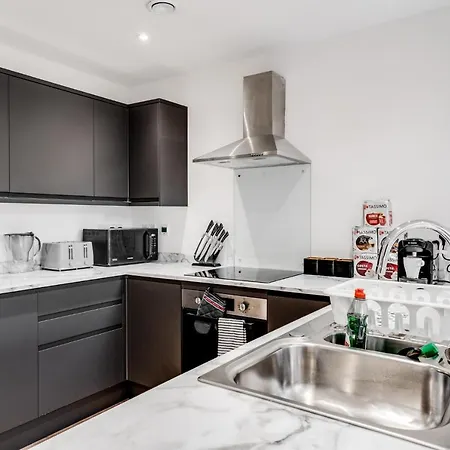 Stylish 4bd - Coop Live - Etihad - Parking