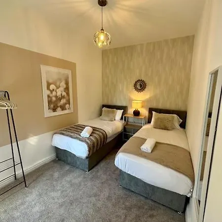 Three Bedroom Manchester, Sleeps 8! 펜션 맨체스터