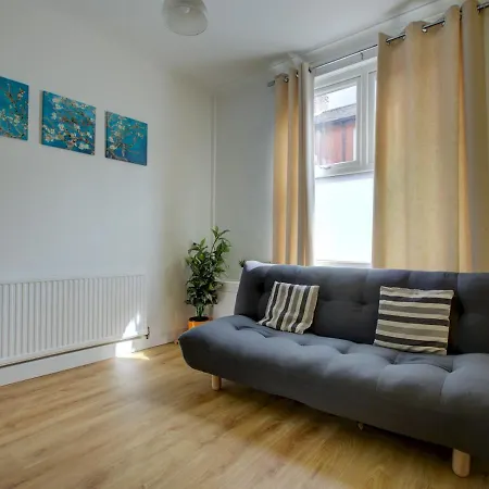 فندق Pass The Keys Colourful Sleeps 6 3*
