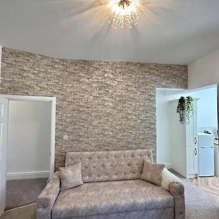 펜션 Three Bedroom Manchester, Sleeps 8! *