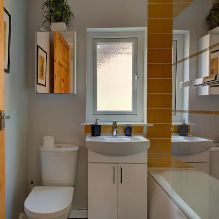 فندق Pass The Keys Colourful Sleeps 6
